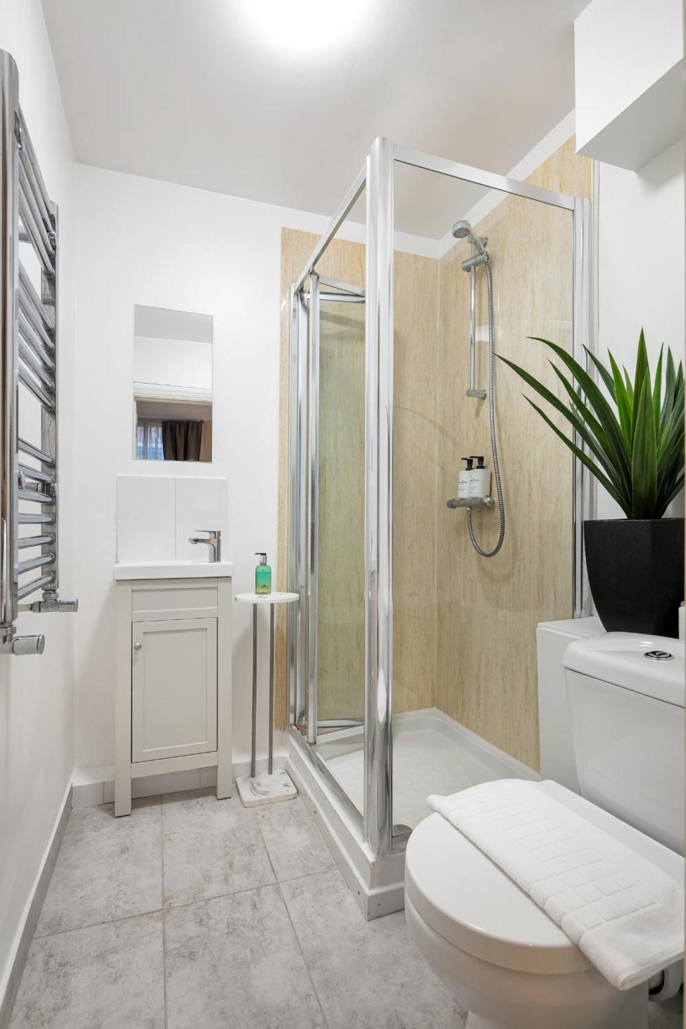 Elegant Kensington Apartment With Patio Londyn Zewnętrze zdjęcie