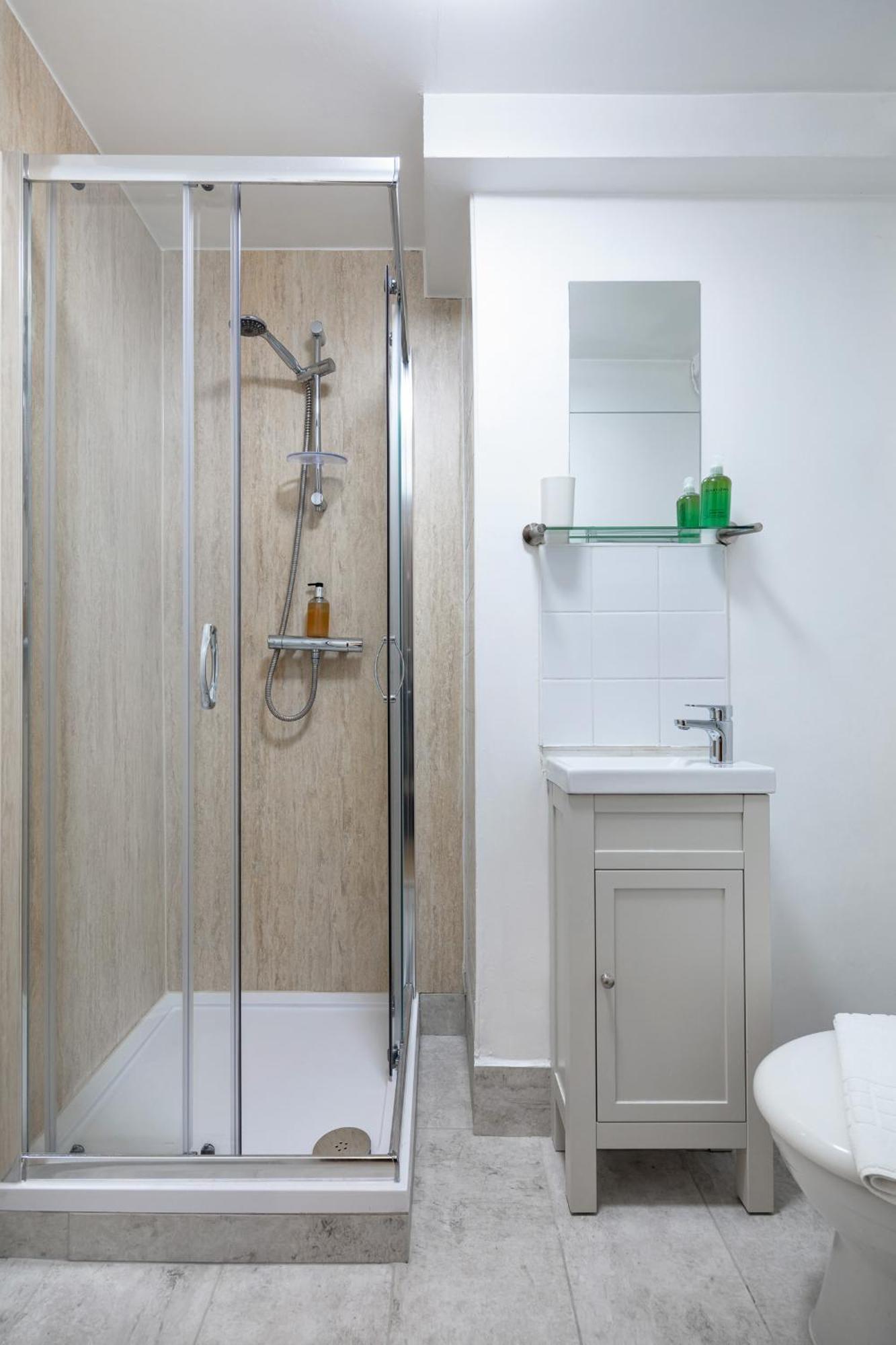 Elegant Kensington Apartment With Patio Londyn Zewnętrze zdjęcie