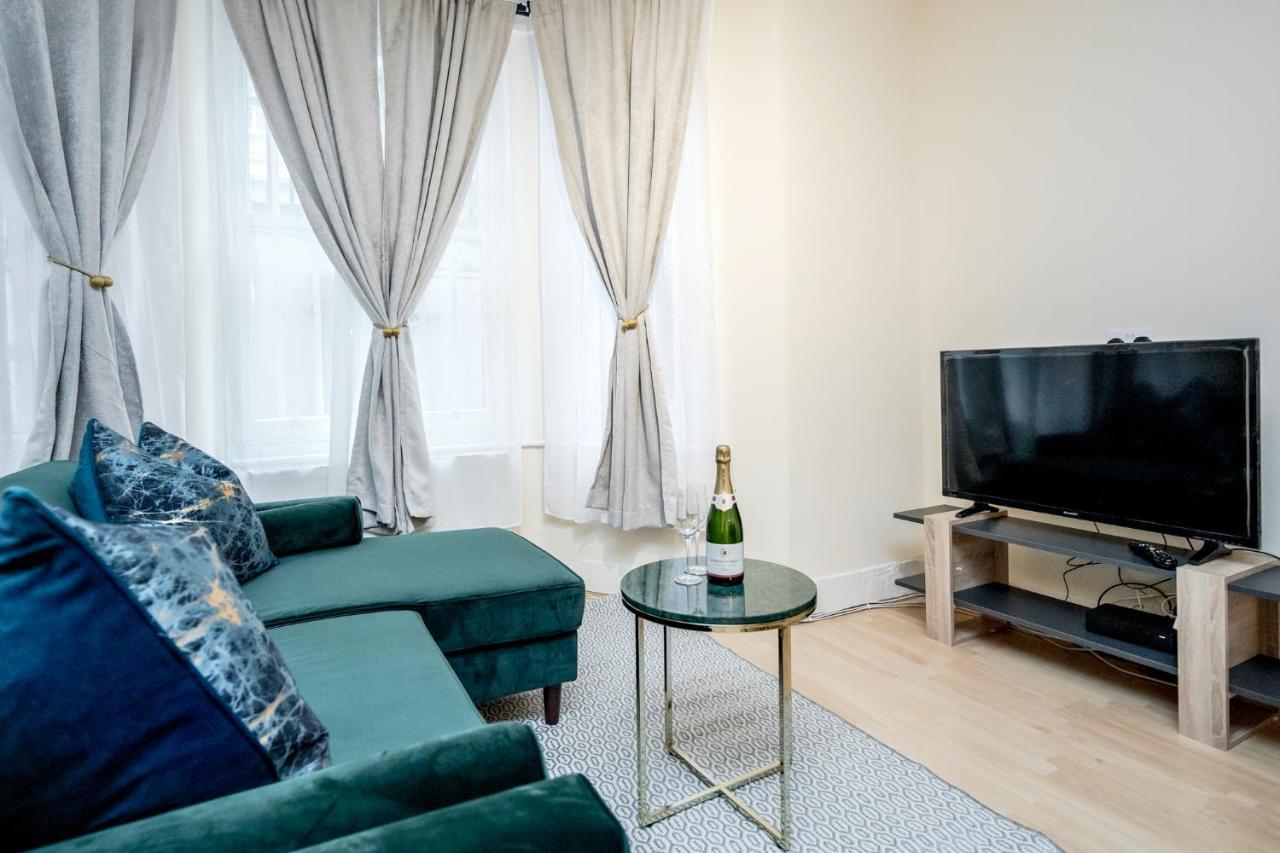 Elegant Kensington Apartment With Patio Londyn Zewnętrze zdjęcie