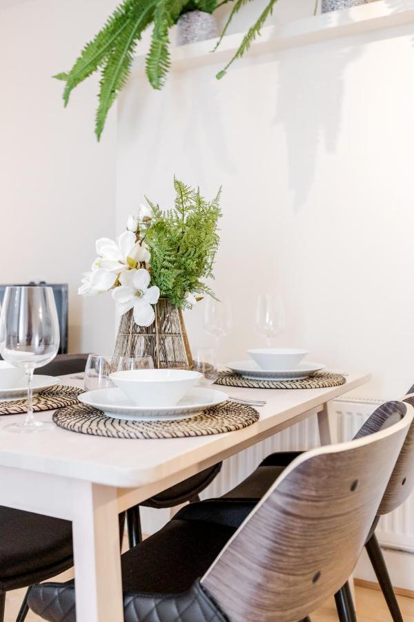 Elegant Kensington Apartment With Patio Londyn Zewnętrze zdjęcie
